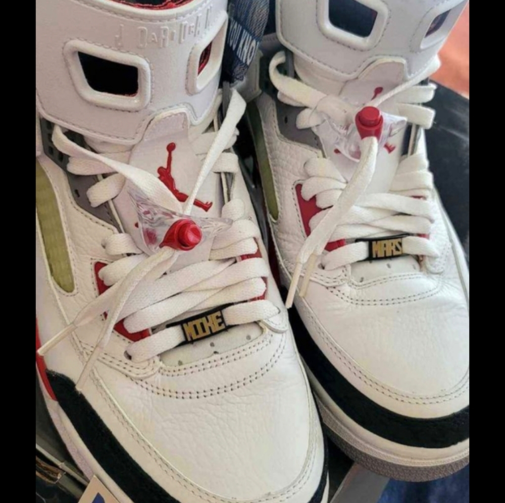 Jordon Spizike  Mars Sneakers
